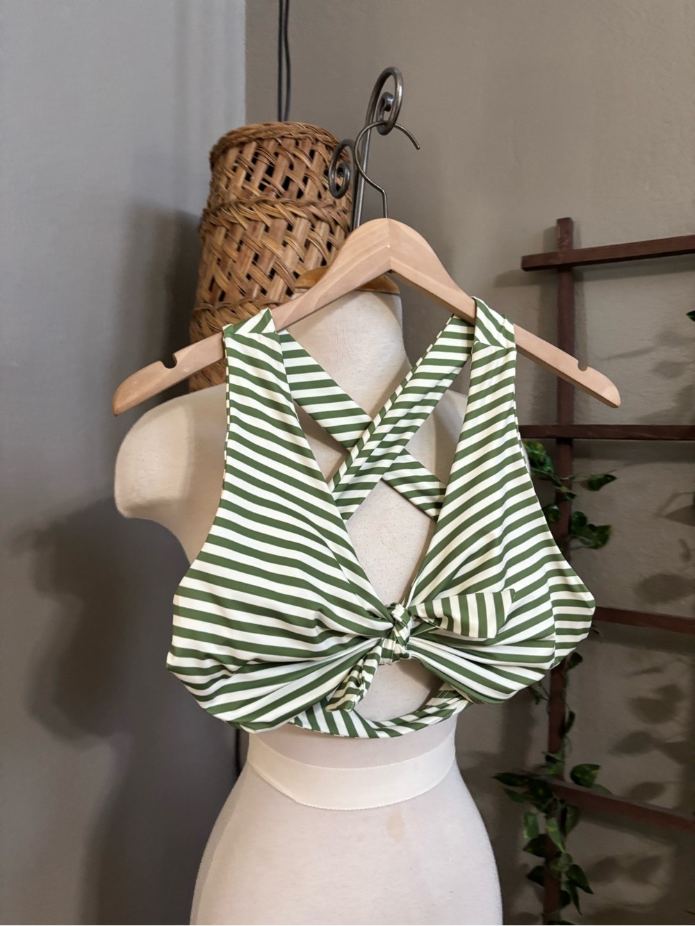 ▪️Albion Top Knot Green and White Striped Bikini Top M - Picture 6 of 11